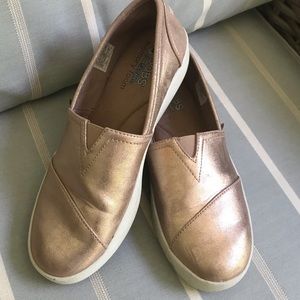 BOBS by Skechers ~ shimmer slip on shoes